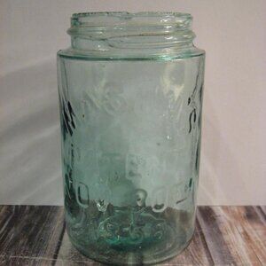 MASON'S VINTAGE GREEN GLASS PINT CANNING JAR - PATENTED NOVEMBER 30, 1858